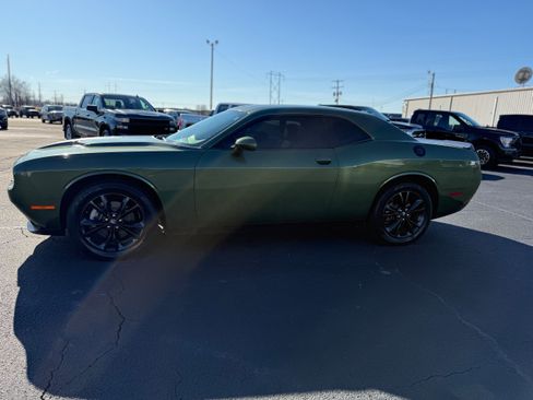 Used 2022 Dodge Challenger SXT w/ Blacktop Package image 5