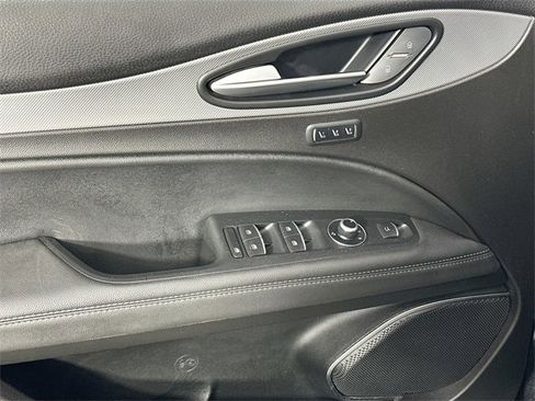 Used 2023 Alfa Romeo Stelvio Veloce image 26