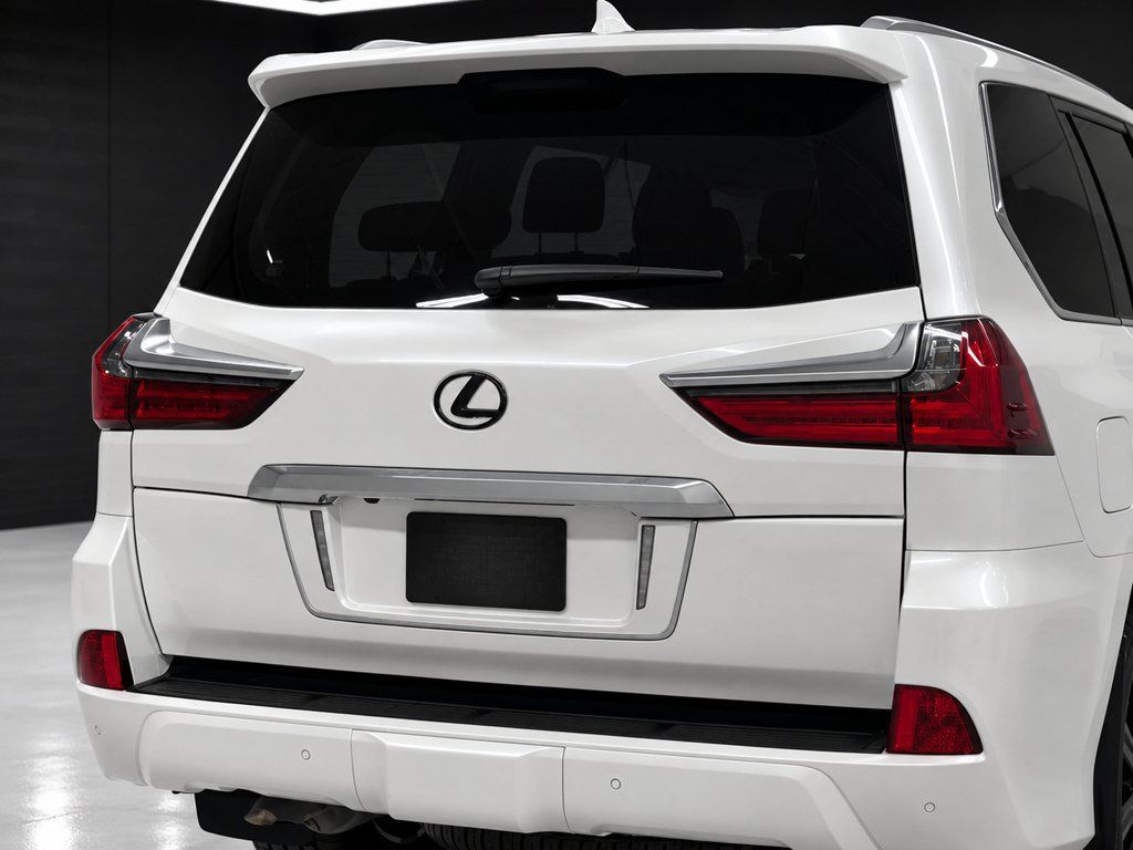 Used 2020 Lexus LX 570 4WD w/ Luxury Package image 7