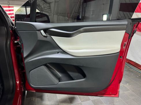 Used 2018 Tesla Model X P100D image 22