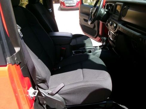 Used 2021 Jeep Wrangler Sport S image 18