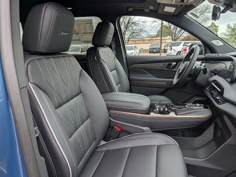 New 2026 Buick Enclave Avenir w/ Super Cruise Package AWD/4WD image 24