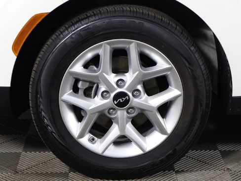 Used 2024 Kia Soul LX w/ Option Group 015 FWD image 20