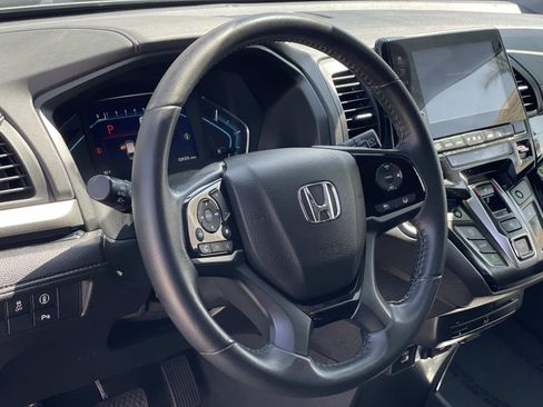 Certified 2023 Honda Odyssey Touring image 4