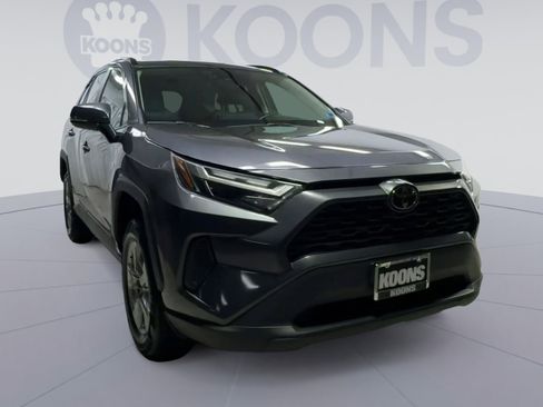 Used 2024 Toyota RAV4 XLE FWD image 2