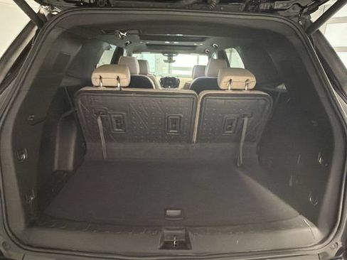 Used 2023 Chevrolet Traverse Premier AWD/4WD image 22