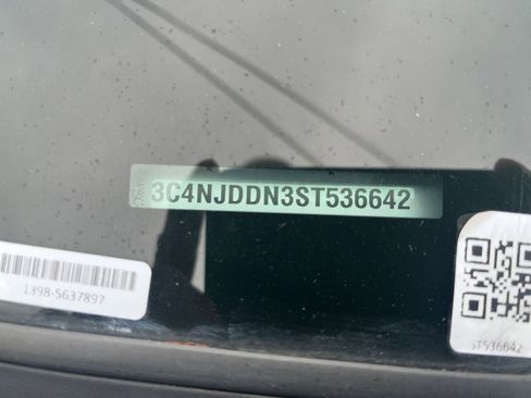 Used 2025 Jeep Compass Trailhawk image 28