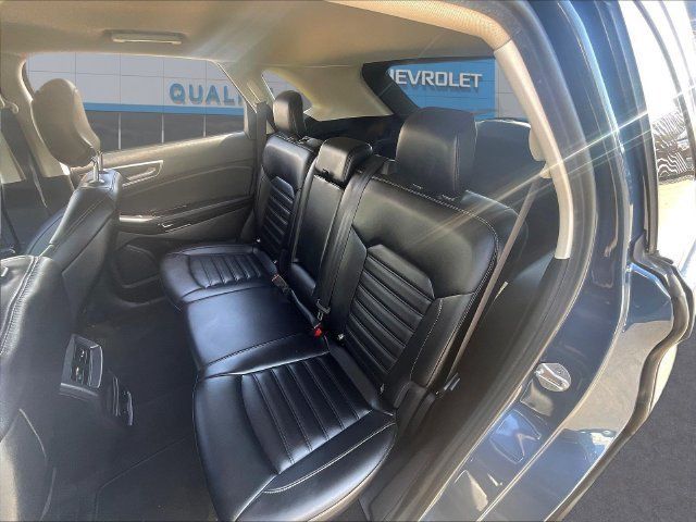 Used 2019 Ford Edge SEL w/ Equipment Group 201A FWD image 24