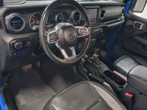 Used 2023 Jeep Wrangler Sahara w/ Cold Weather Group image 11