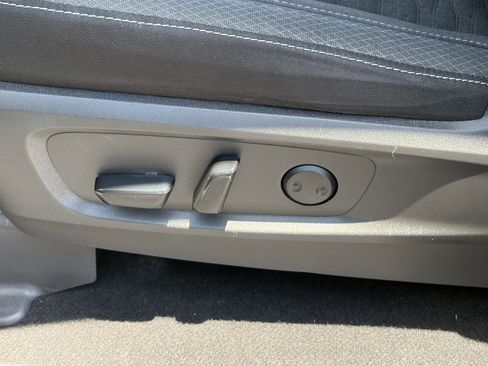 Used 2022 Nissan Pathfinder SV FWD image 21
