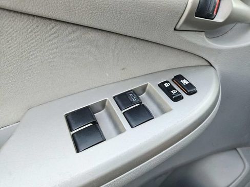 Used 2011 Toyota Corolla LE FWD image 25