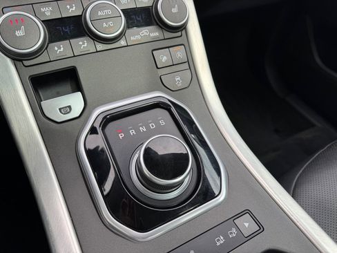 Used 2017 Land Rover Range Rover Evoque SE image 20