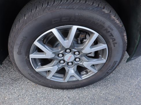 Used 2023 GMC Acadia SLE FWD image 15