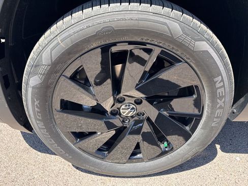 New 2026 Volkswagen Atlas SE FWD image 9