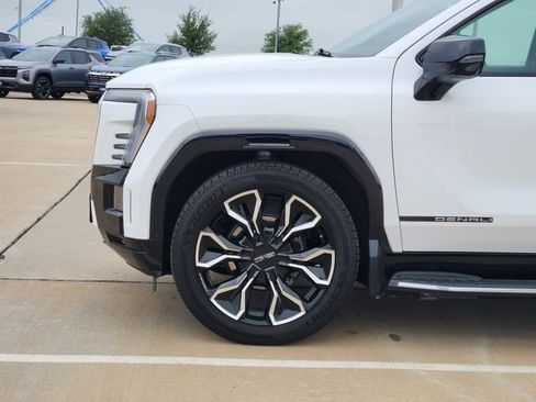 New 2025 GMC Sierra EV Denali AWD/4WD image 9