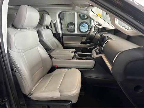 Used 2025 Ford Expedition Max Active image 49