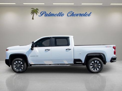 Used 2025 Chevrolet Silverado 2500 Custom w/ Custom Value Package AWD/4WD image 5
