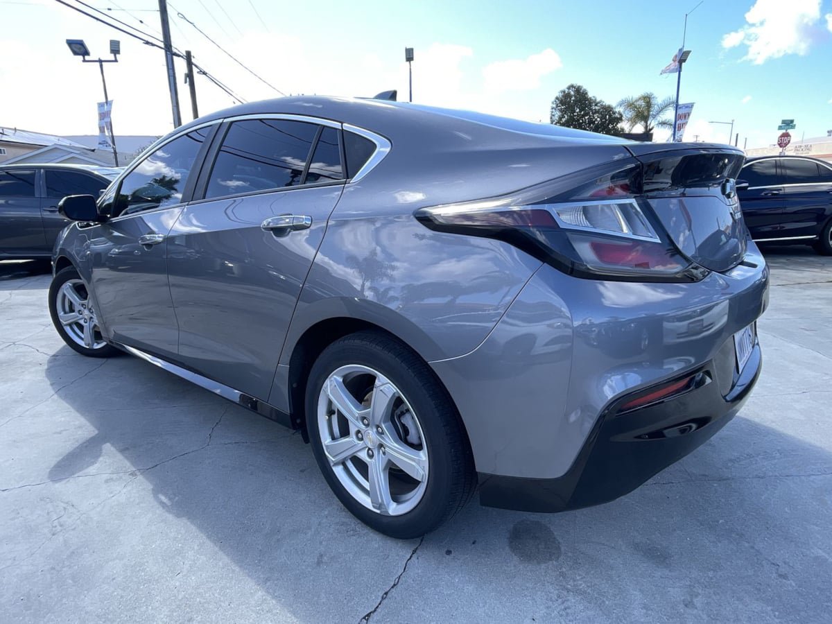 Used 2018 Chevrolet Volt LT FWD image 4