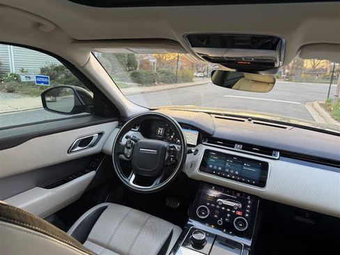 Used 2018 Land Rover Range Rover Velar R-Dynamic SE AWD/4WD image 30