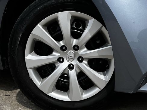 Used 2024 Toyota Corolla LE image 28