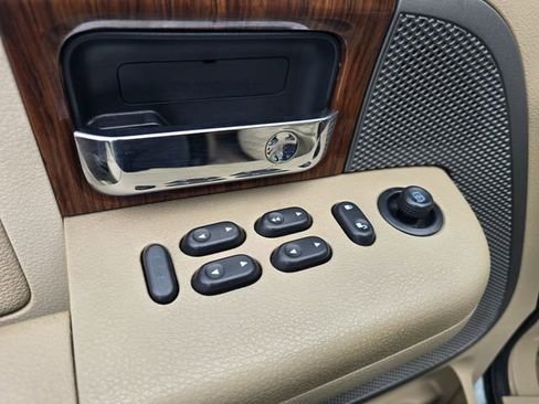 Used 2004 Ford F150 Lariat image 16
