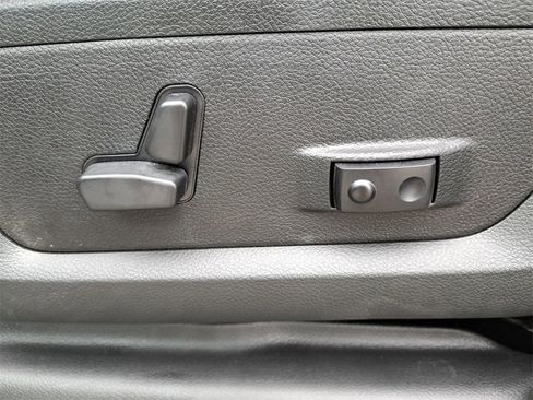 New 2024 RAM 2500 Big Horn w/ Heated Seats & Wheel Group image 17