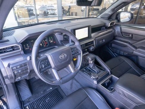 Used 2025 Toyota Tacoma SR5 image 9