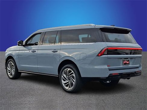 New 2026 Lincoln Navigator L Reserve image 4