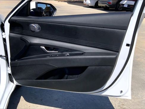 Used 2024 Hyundai Elantra SEL FWD image 23