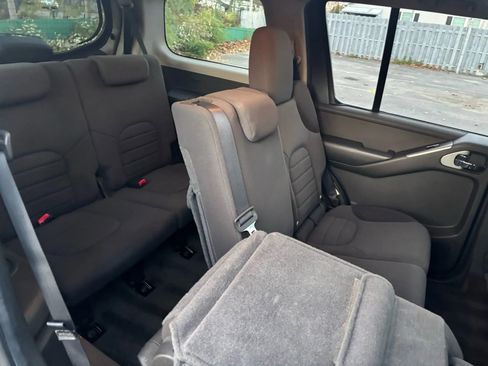 Used 2012 Nissan Pathfinder S image 18