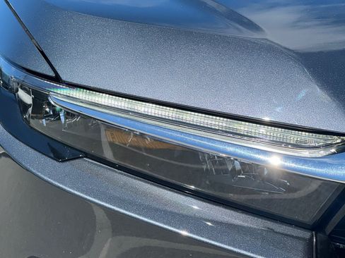 Used 2024 Honda CR-V EX image 11