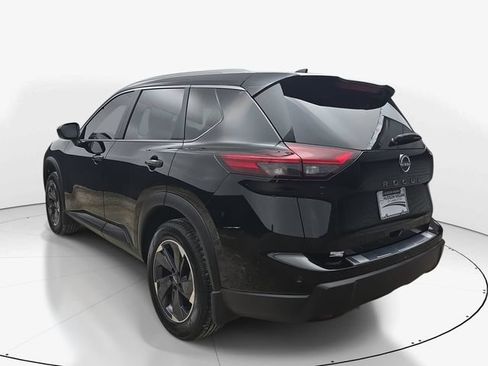 Used 2025 Nissan Rogue SV w/ SV Premium Package FWD image 8