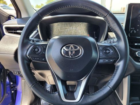 Used 2025 Toyota Corolla Cross XLE FWD image 34