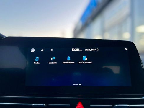 Used 2025 Hyundai Elantra SEL image 22