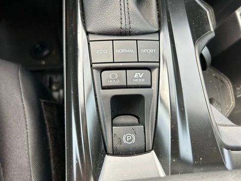 Certified 2025 Toyota Camry LE image 28