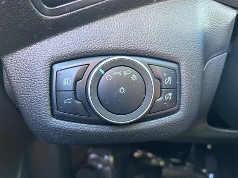 Used 2019 Ford Escape SE image 21