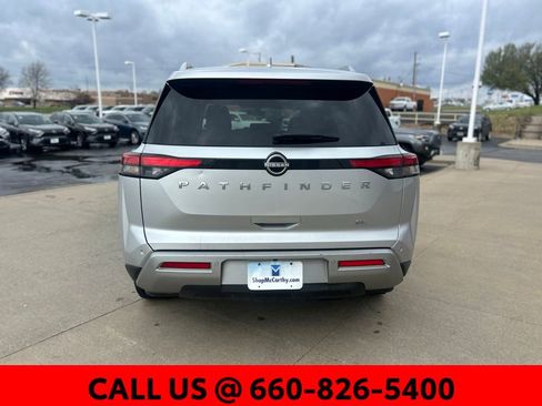 Used 2025 Nissan Pathfinder SL image 9