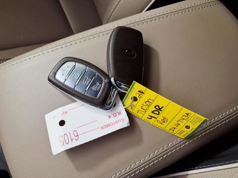 Certified 2021 Hyundai Tucson Limited AWD/4WD image 24
