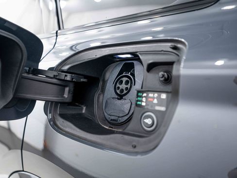 Used 2025 Audi Q6 e-tron Premium Plus w/ Premium Plus AWD/4WD image 20