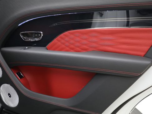 New 2025 Bentley Bentayga Extended Wheelbase image 27
