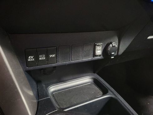 Used 2017 Toyota RAV4 XLE w/ Convenience Package AWD/4WD image 17