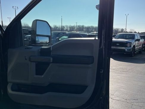 Used 2022 Ford F350 XLT image 32