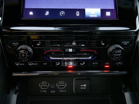 Used 2024 Jeep Grand Cherokee Altitude image 47