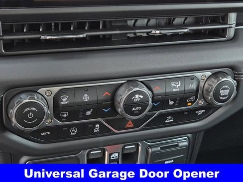 New 2025 Jeep Gladiator Sport image 15