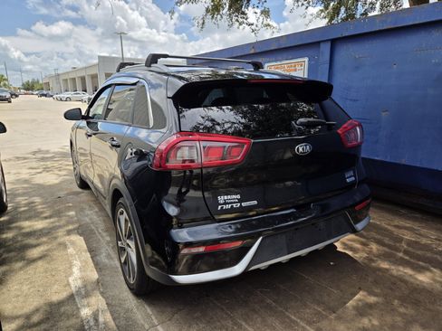 Used 2017 Kia Niro Touring FWD image 2