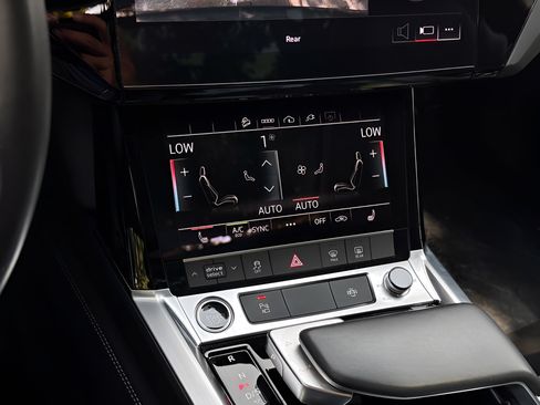 Used 2024 Audi Q8 e-tron Premium AWD/4WD image 8