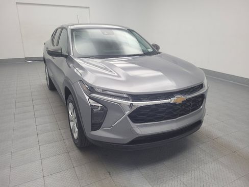 Used 2024 Chevrolet Trax LS w/ Driver Confidence Package FWD image 14