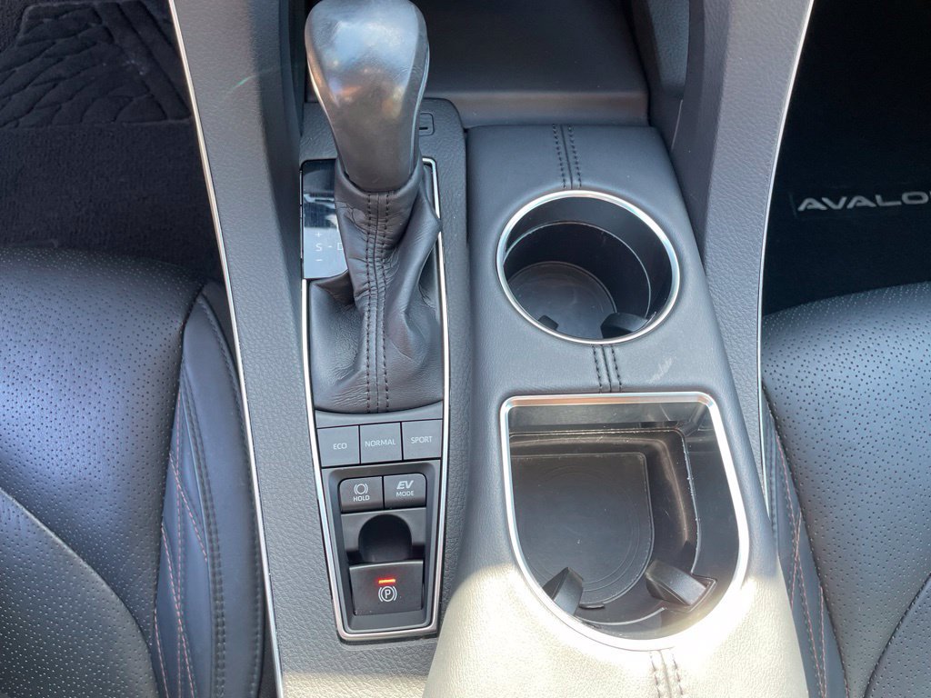 Used 2021 Toyota Avalon Limited w/ Advanced Safety Package FWD image 13