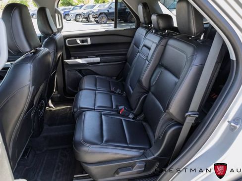 Used 2022 Ford Explorer XLT w/ Equipment Group 202A AWD/4WD image 38