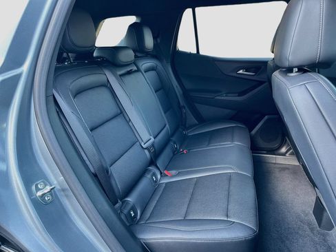 Used 2026 Chevrolet Equinox LT w/ Convenience Package II FWD image 32